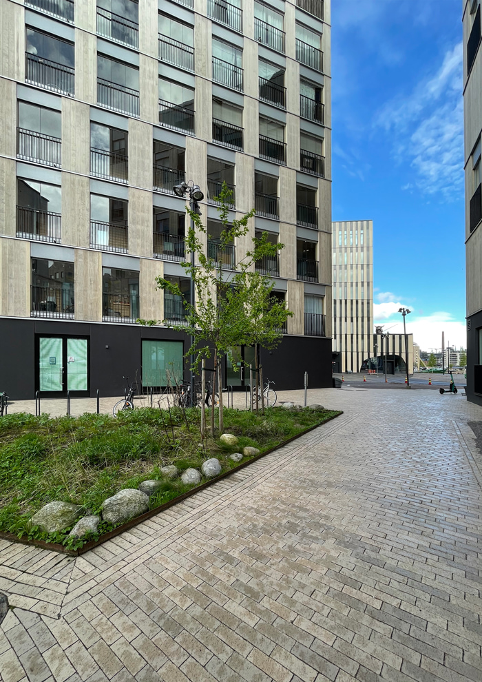 courtyard_700
